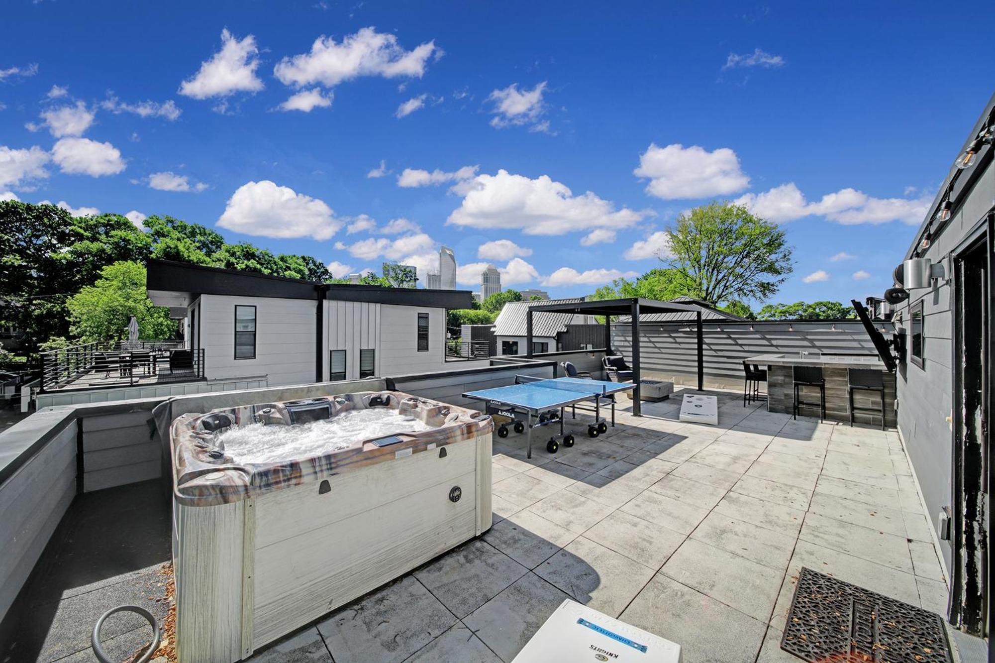 906 Westbrook B City Views Rooftop Hot Tub And Short Walk To Stadium シャーロット エクステリア 写真